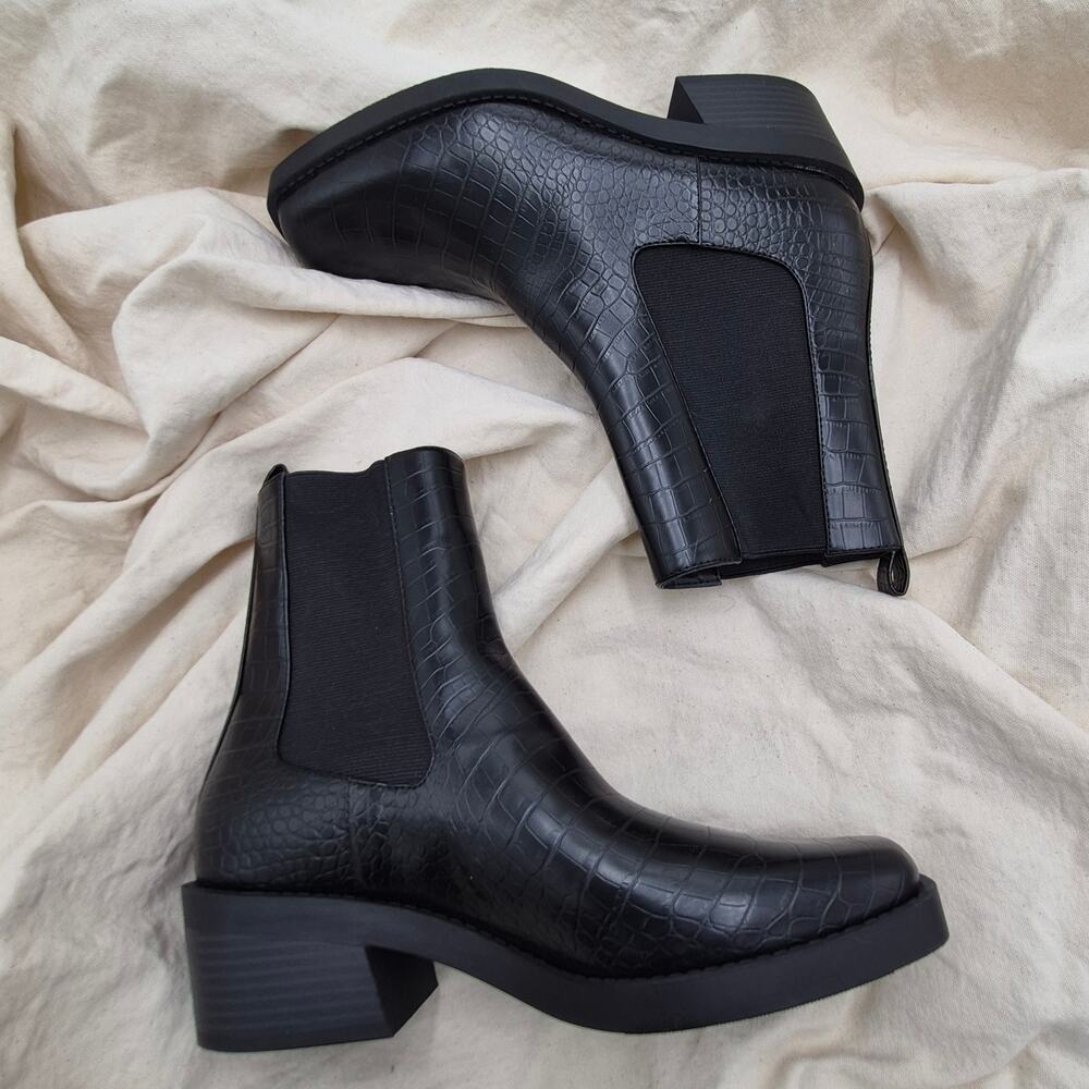 Open Edit Dayla black chelsea Ankle Boot size 10 left 9.5 right